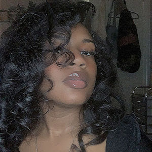 Meet your Posher, Krystal